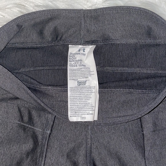 Small Under Armer leggings - Picture 3 of 3